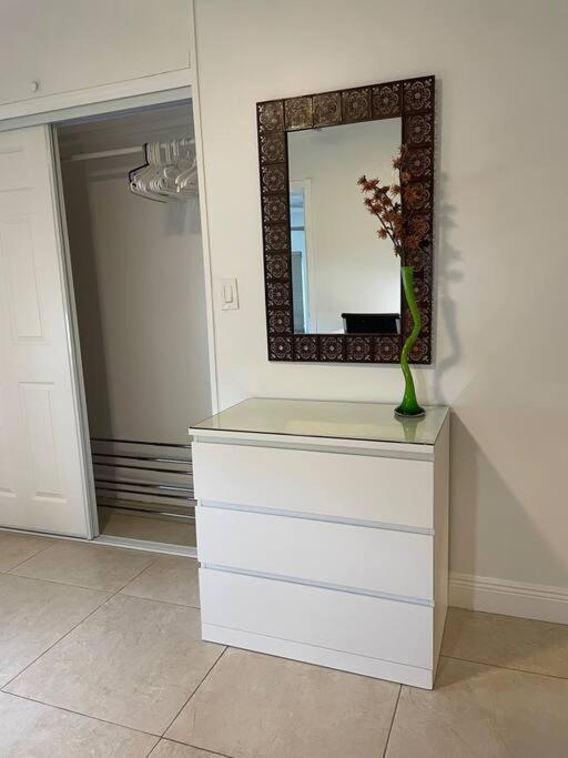 מיאמי Comfortable Modern Apartment- Central Location. מראה חיצוני תמונה